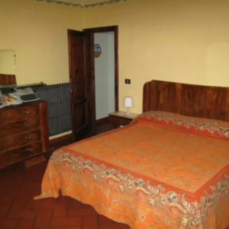 E Locazioni Turistiche Antico Borgo Toscano Bed and Breakfast 2*